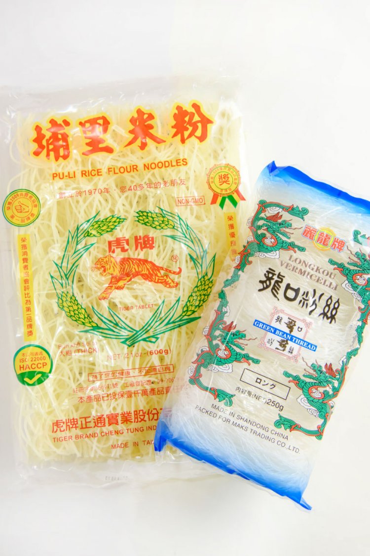 米麺もあれこれ売ってます。