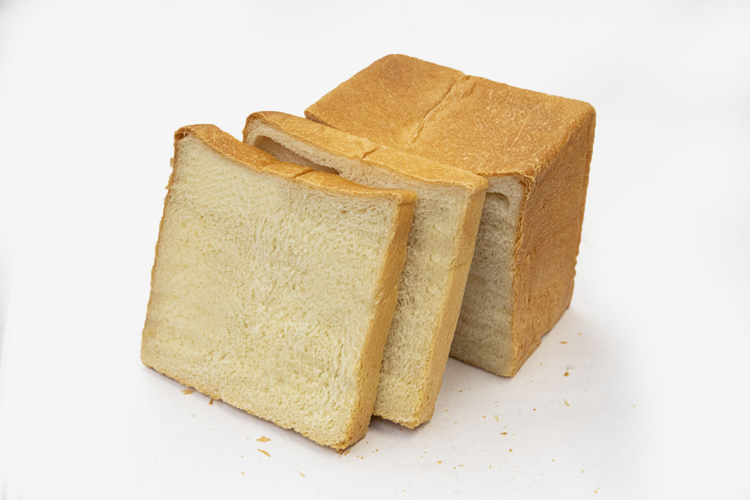 神楽坂生食パン1斤540円。金曜の限定販売。ハチミツ入りの甘めの生地で幅広い年代に人気。