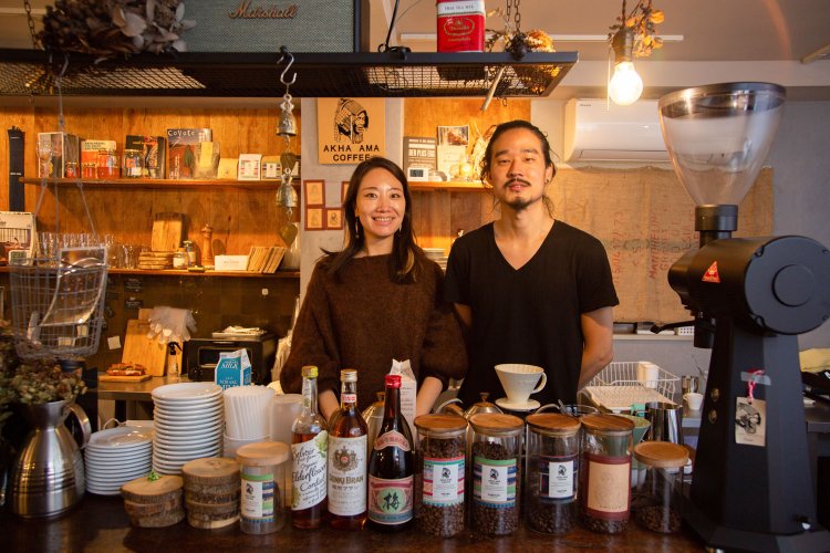 山下さん（左）と市川さん。「豆の味を引き出すロースター技術も高くて。いつか、その技も日本で広めたいですね」。