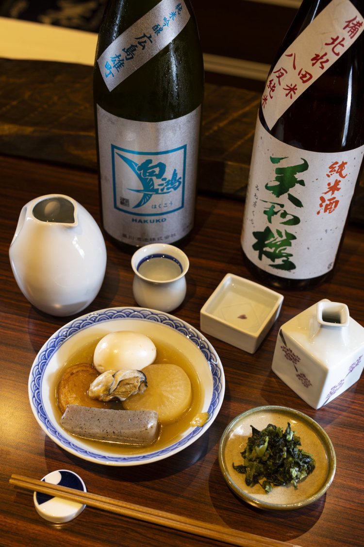 蠣おでん880円（木・金限定）、広島菜漬770円。日本酒半合770円～ほか。