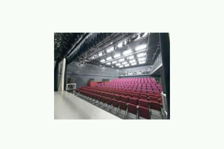 最大230席。立見は300人まで入る。（写真提供＝新宿村LIVE）