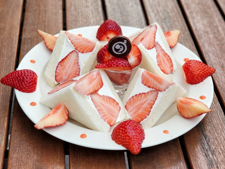 季節限定 苺愛が止まらない 2200円。