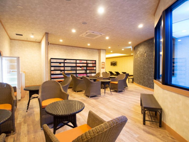 岩盤LOUNGEは岩盤浴La Violaの利用者専用休憩スペース。