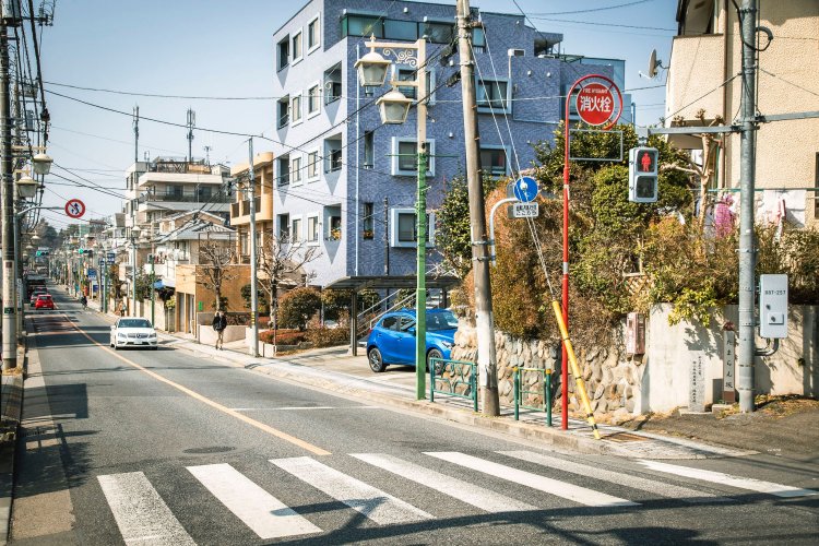 JR国立駅から徒歩10分、国立市と国分寺市の間にある「たまらん坂」。