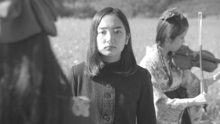 渡邊雛子さん演じる主人公・ひな子。