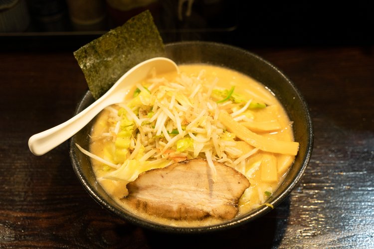 味噌野菜ラーメンは970円。野菜がたっぷり。