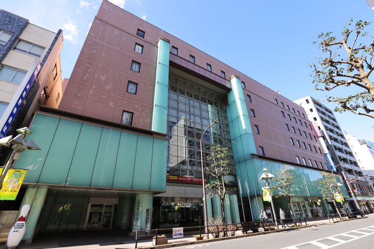 吉祥寺第一ホテル　JR中央線・京王井の頭線吉祥寺駅から徒歩5分。東京都武蔵野市吉祥寺本町2-4-14 　☎ 0422-21-4411