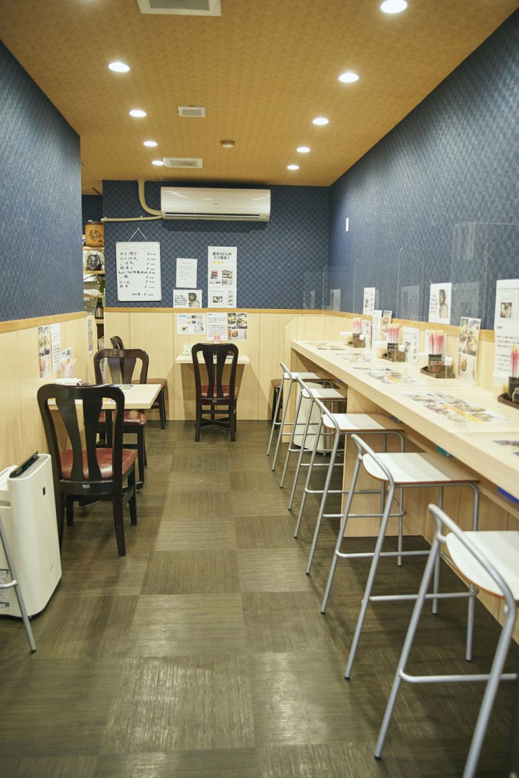 気さくな風情で、週末は朝営業もあり。