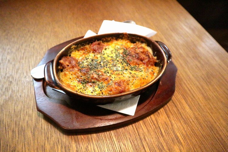 唯一のフードメニュー、ドリア900円。