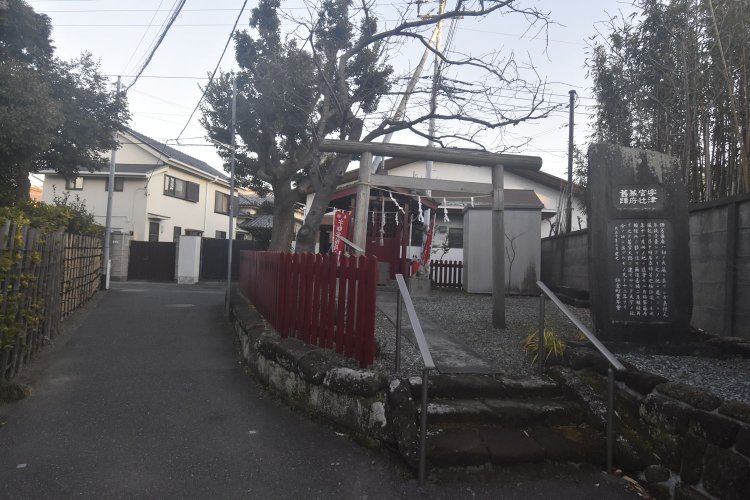 鎌倉駅からほど近い宇津宮辻子幕府跡。