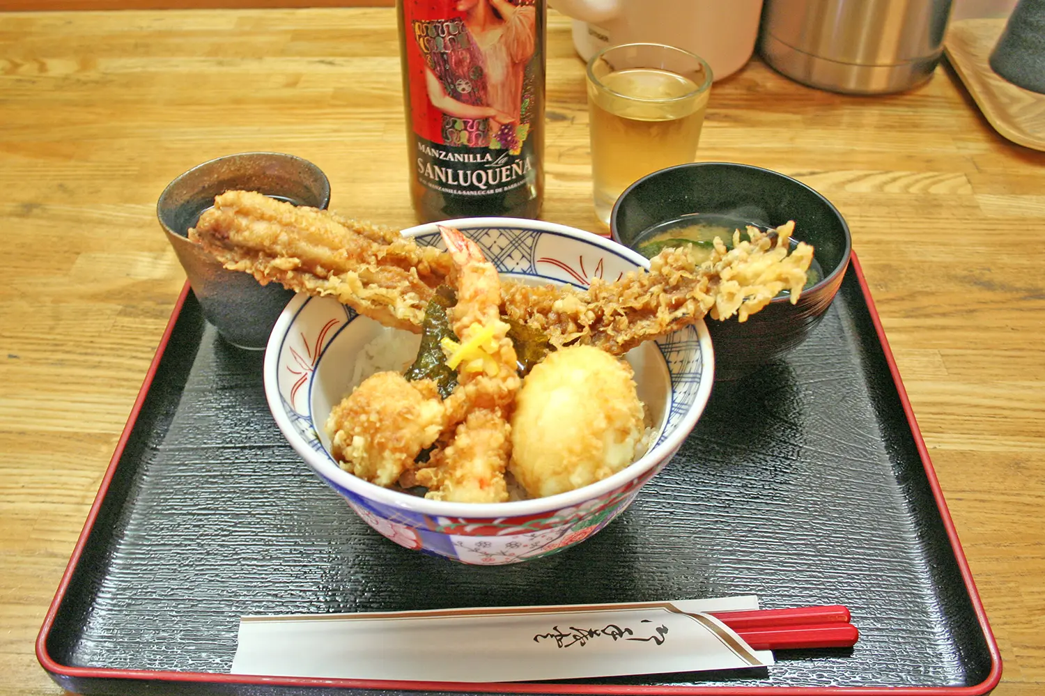 戸越銀座 天丼専門店 天丸 で天丼 シェリー酒のペアリングを愉しむ大人ランチ さんたつ By 散歩の達人