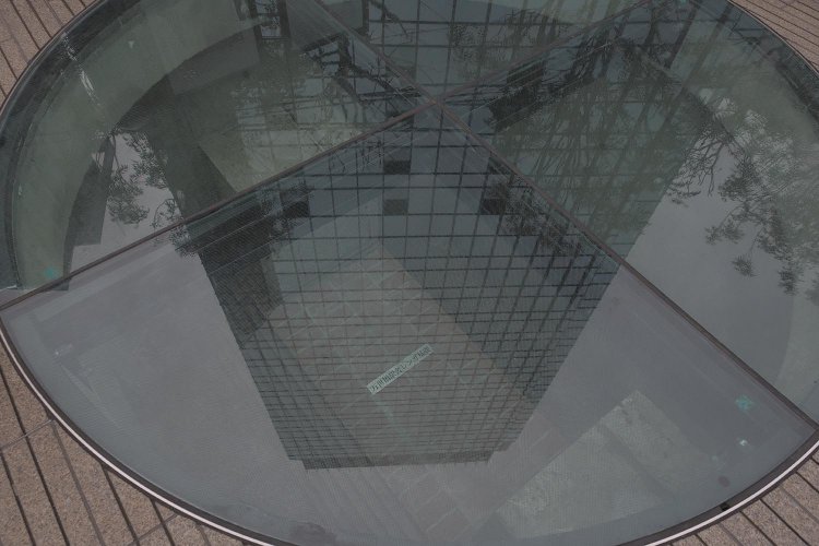 交通博物館解体後に現れた万世橋駅舎の基礎部分がこうして保存されている。