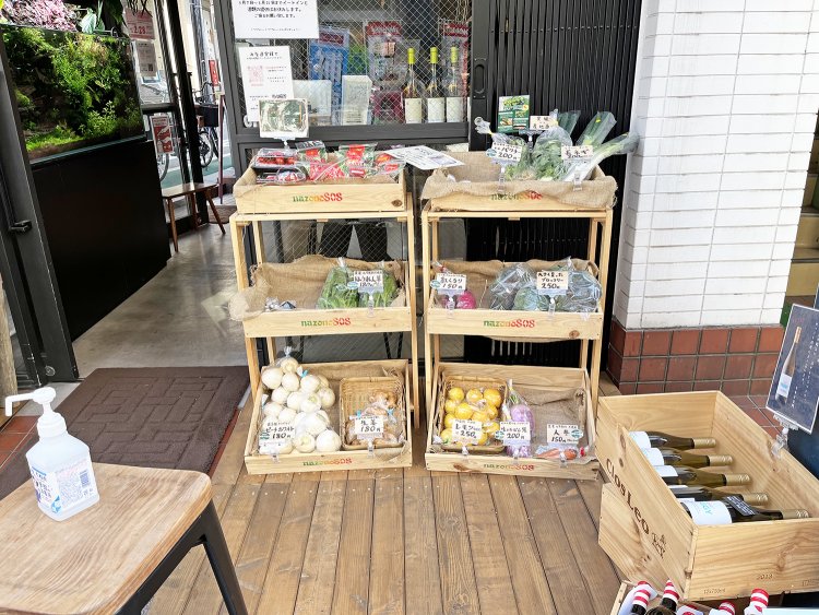 店内のデリにも使用している廣川農園と井出トマト農園の新鮮な産直野菜たち。
