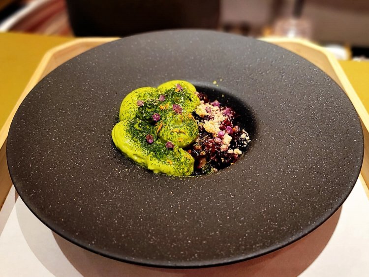 抹茶ティラミス（日本茶セット） 1400円。