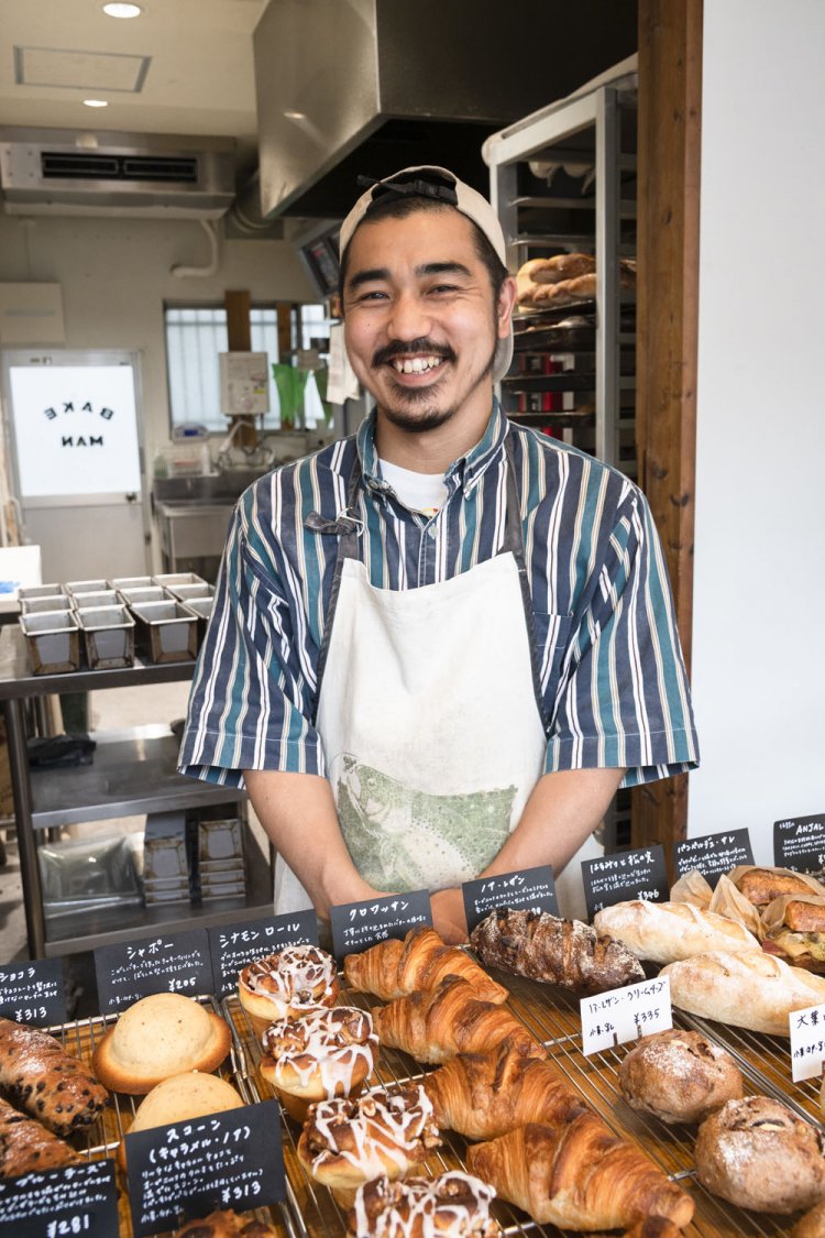 気さくな人柄の中込さん。「北海道の小麦とできるだけ無添加やオーガニックのものを使っています！」。