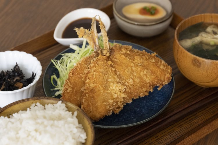 月替わりの燈日定食950円。