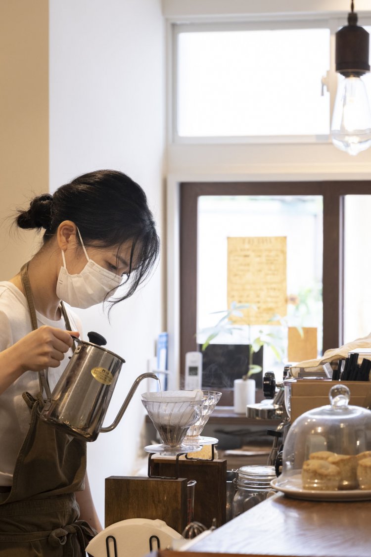 国立『珈琲ぶん』の豆を抽出。