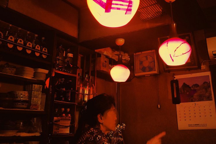 街の昭和を旅する　昭和以来輝き続けて来た“歓楽ビル”のネオンと、盛り場に必要な役割「客引き」