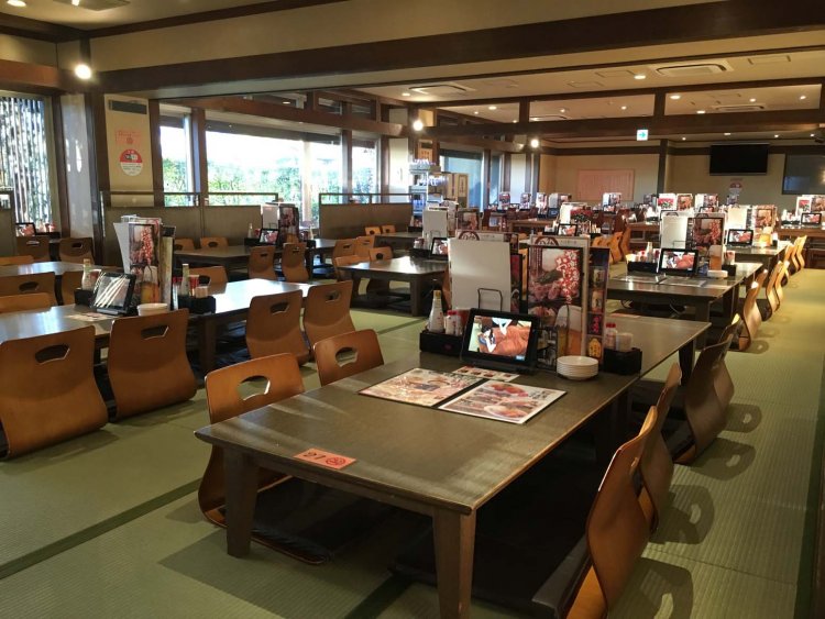 食事処も十割そば、各種定食、丼、サウナ飯セットなどバラエティに富み、キッズメニューも充実している。