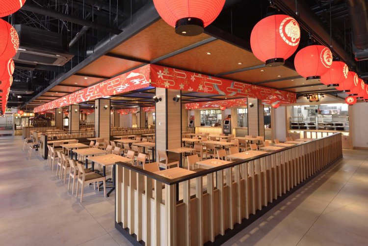 いったん精算すればフードコートに出て食事をすることもできる。再入館は無料。