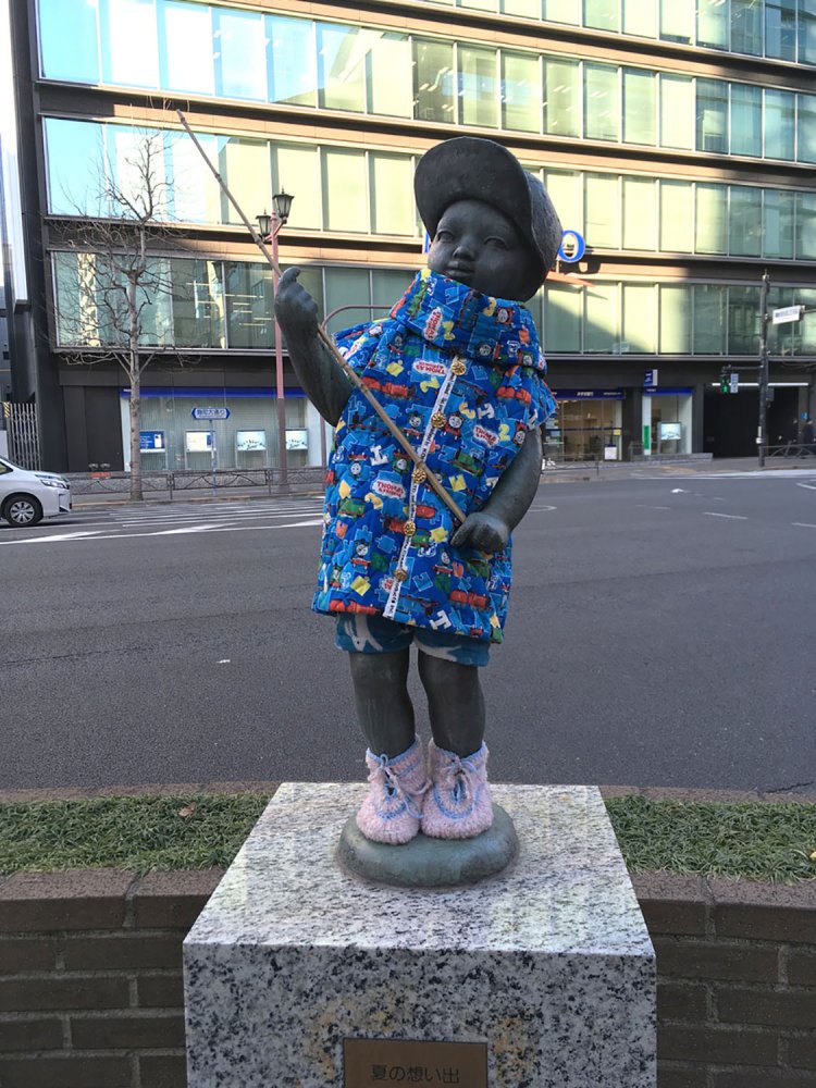 2019年1月撮影。あたたかそうなダウンベストを着せられている。