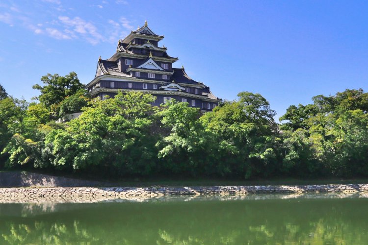 岡山城の天守閣や城壁は稔が安子に自転車の乗り方を教えるシーンなどで、何度も映り込み存在感を放っていた。