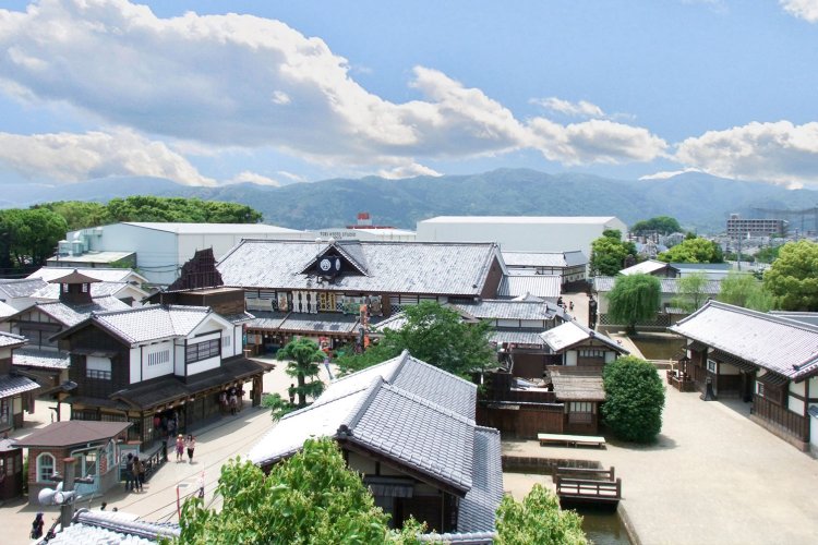 『東映太秦映画村』。