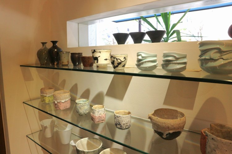 酒器のコーナーは見ているだけで楽しい。