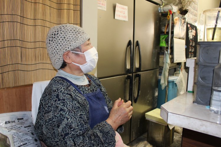 店主の山寺和子さん。常連さんたちから慕われている。