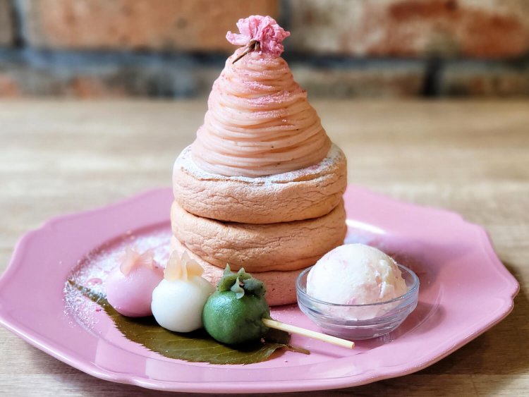 期間限定 2022年4月5日〜5月8日　SAKURA PINK 2022 1750円。