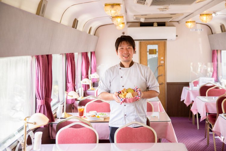 長年パン職人として修業を積んできた店長の飯吉優一郎さん。