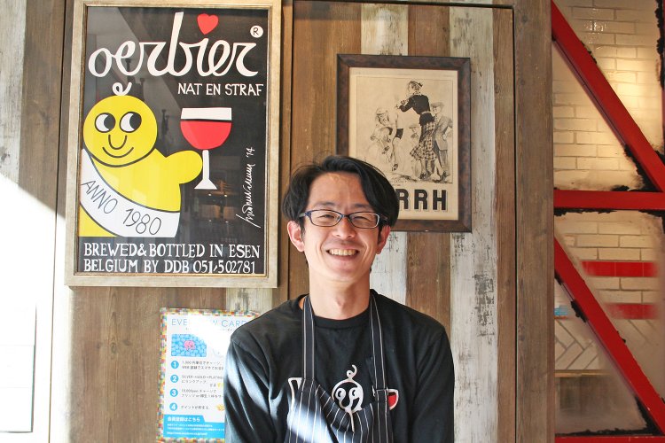 根っからのベルギービール好きの店長・田中章裕さん。天職ですね。