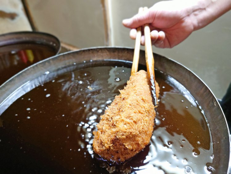 揚げ時間は約15分。そのあと余熱で5分ほど置く。