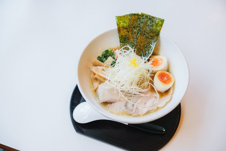 おしゃれな盛り付けにも目を奪われる。