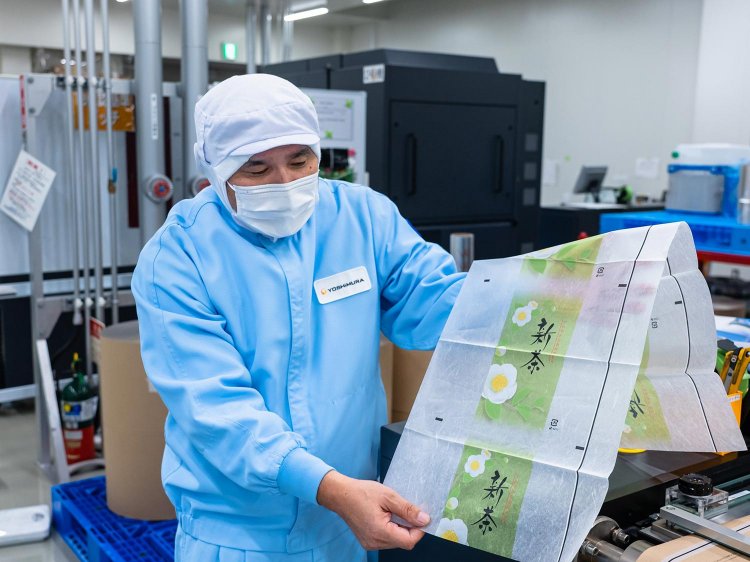 繊細なグラデーションは、エスプリならでは。より繊細なデザインも美しく写し出すことが可能に