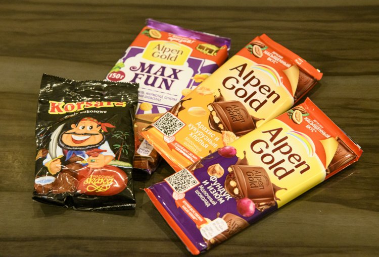 店ではモンゴルのチョコも販売。