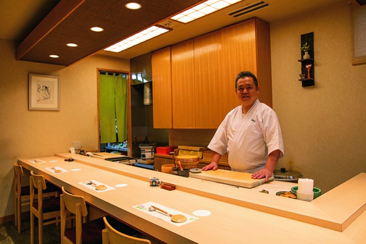 茅ケ崎出身の宮本さん。2015年開店。