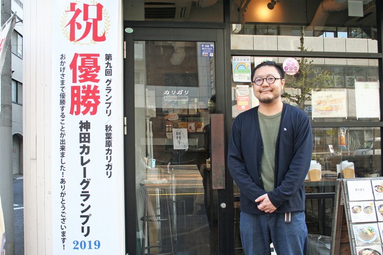 オーナーの二木博さん。店名の『カリガリ』は二木さんが好きな映画のタイトルから取った。