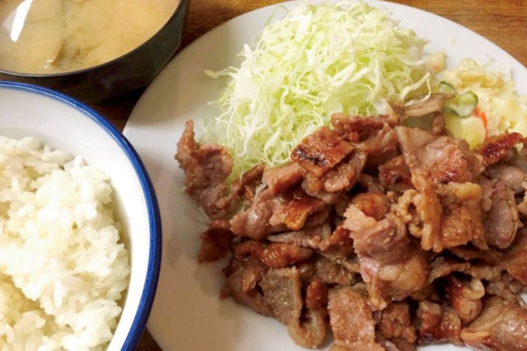 とにかくご飯が多いです。野郎向け。