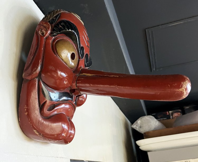 「ちなみに店の守り神は天狗です。秋田のなまはげのように、山形にはものすごく怖い天狗が街を練り歩くんですよ」と笹谷さん。