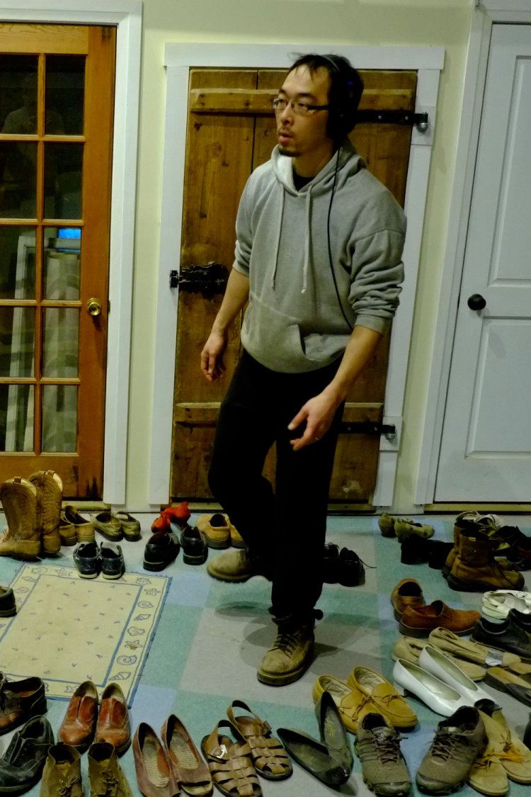 色々な靴で足音をつくる。