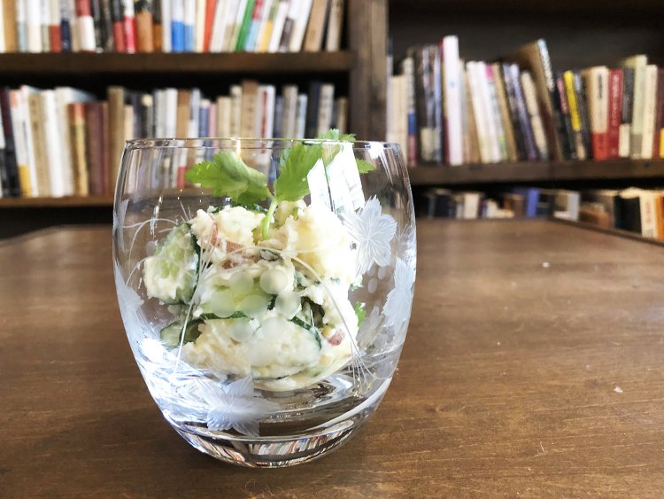 青い山脈ポテサラ。爽やかな味でジャガイモ本来の味が楽しめる。