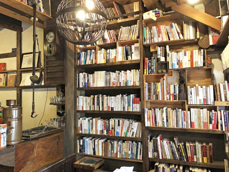 小説から美術、カルチャーまで多彩なジャンルがそろっている。