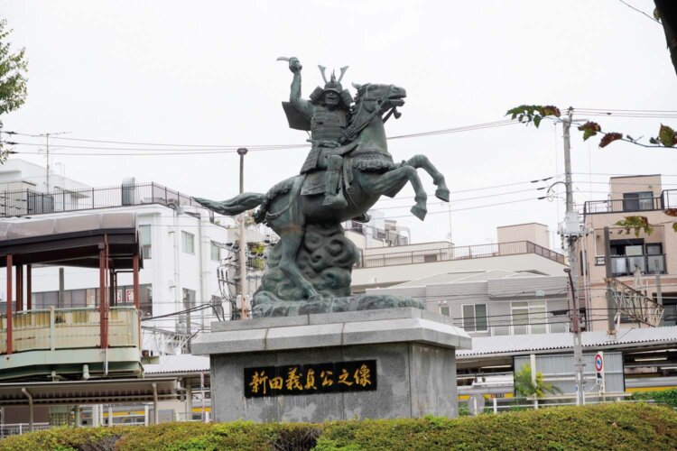 新田義貞公之像