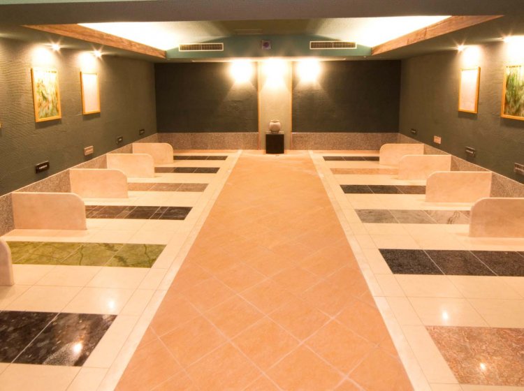 10種類の岩盤石が並ぶので、お気に入りの岩盤を探してみよう。