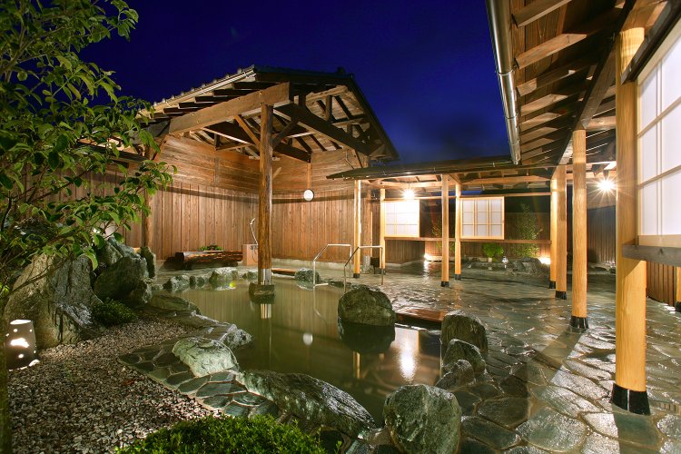 自家源泉の美肌の湯と美しい星空。