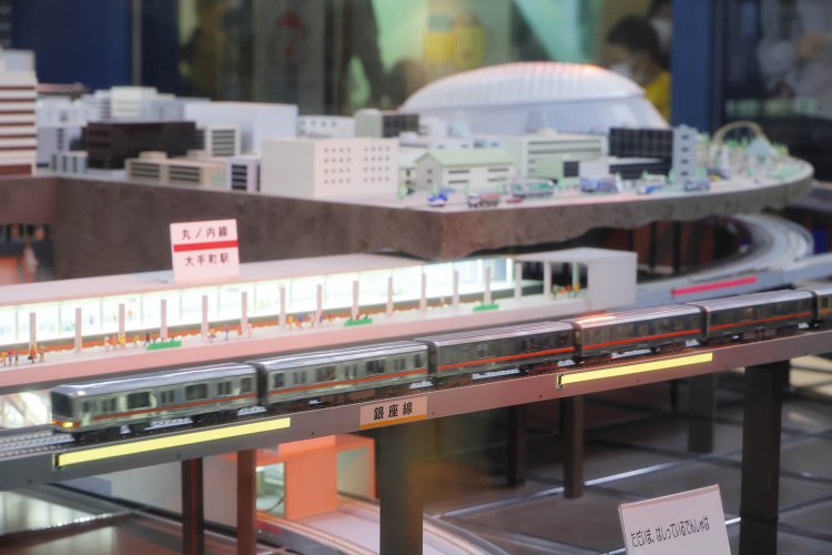 鉄道より上に東京の街が作りこまれている。