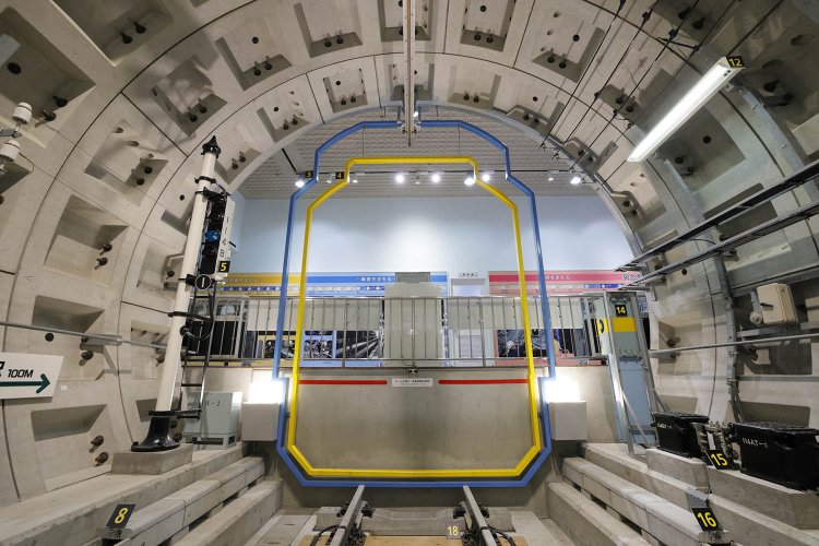 最近ではATC化が進み、見られなくなっちゃいましたが細長い特徴的な信号機、好きでした！