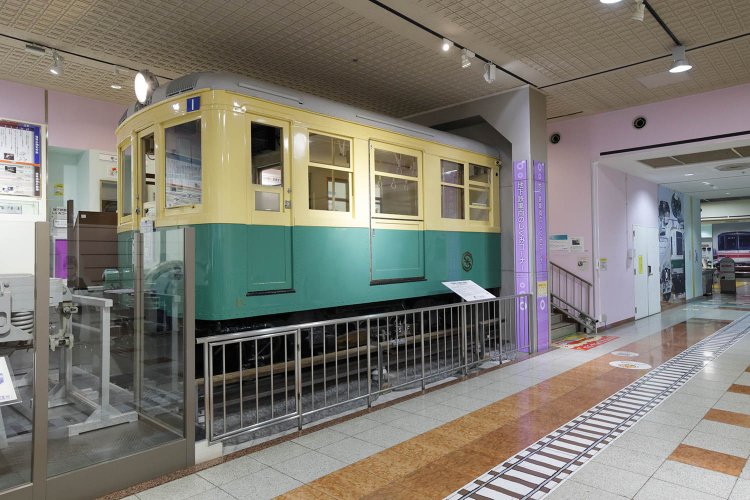 「東京高速鉄道129号車」ではドア開閉体験が可能！