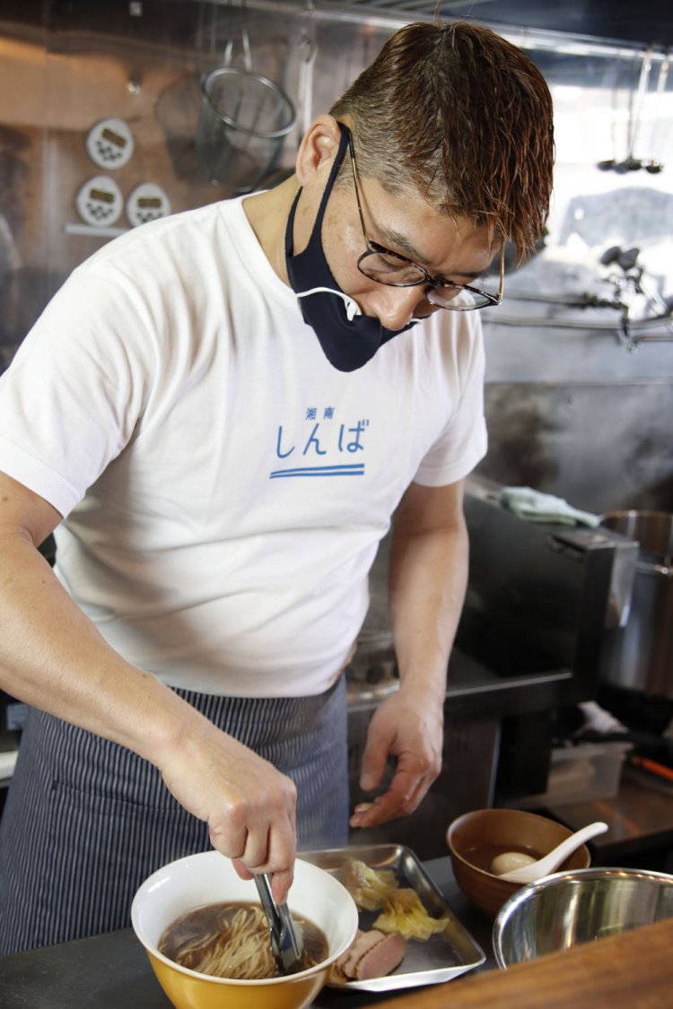 店主の榛葉さん。